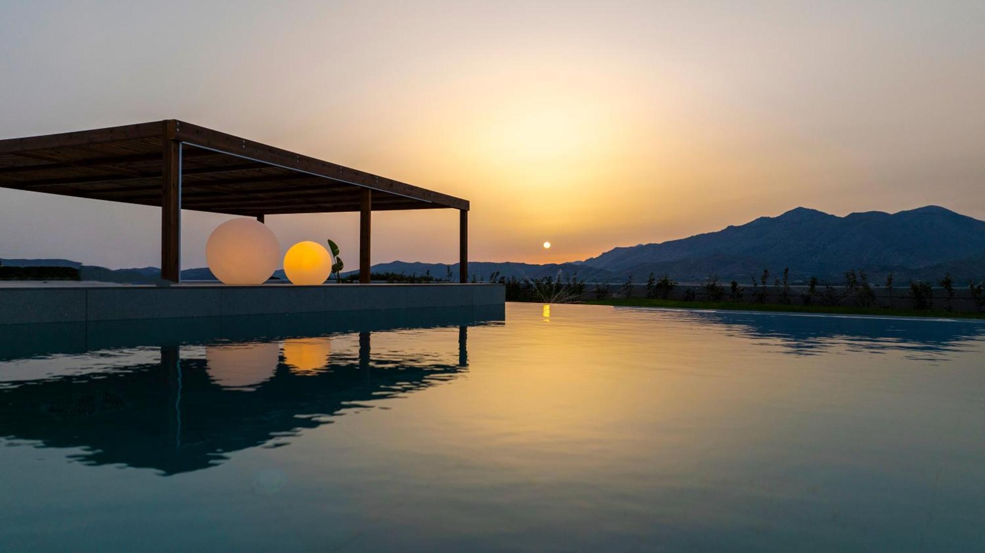 Blue Sky Villas Arkalochórion Екстериор снимка